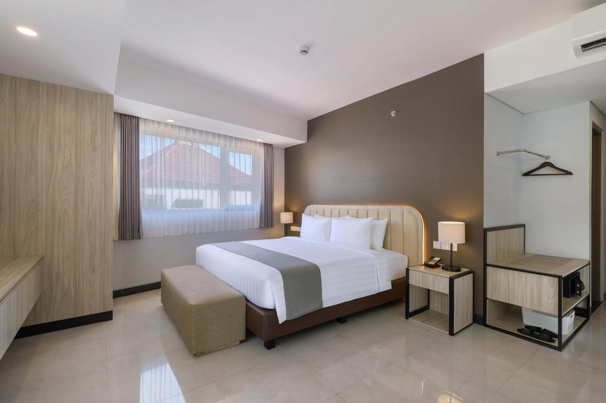 Royal Regantris Kuta Hotel Kuta  Exterior photo
