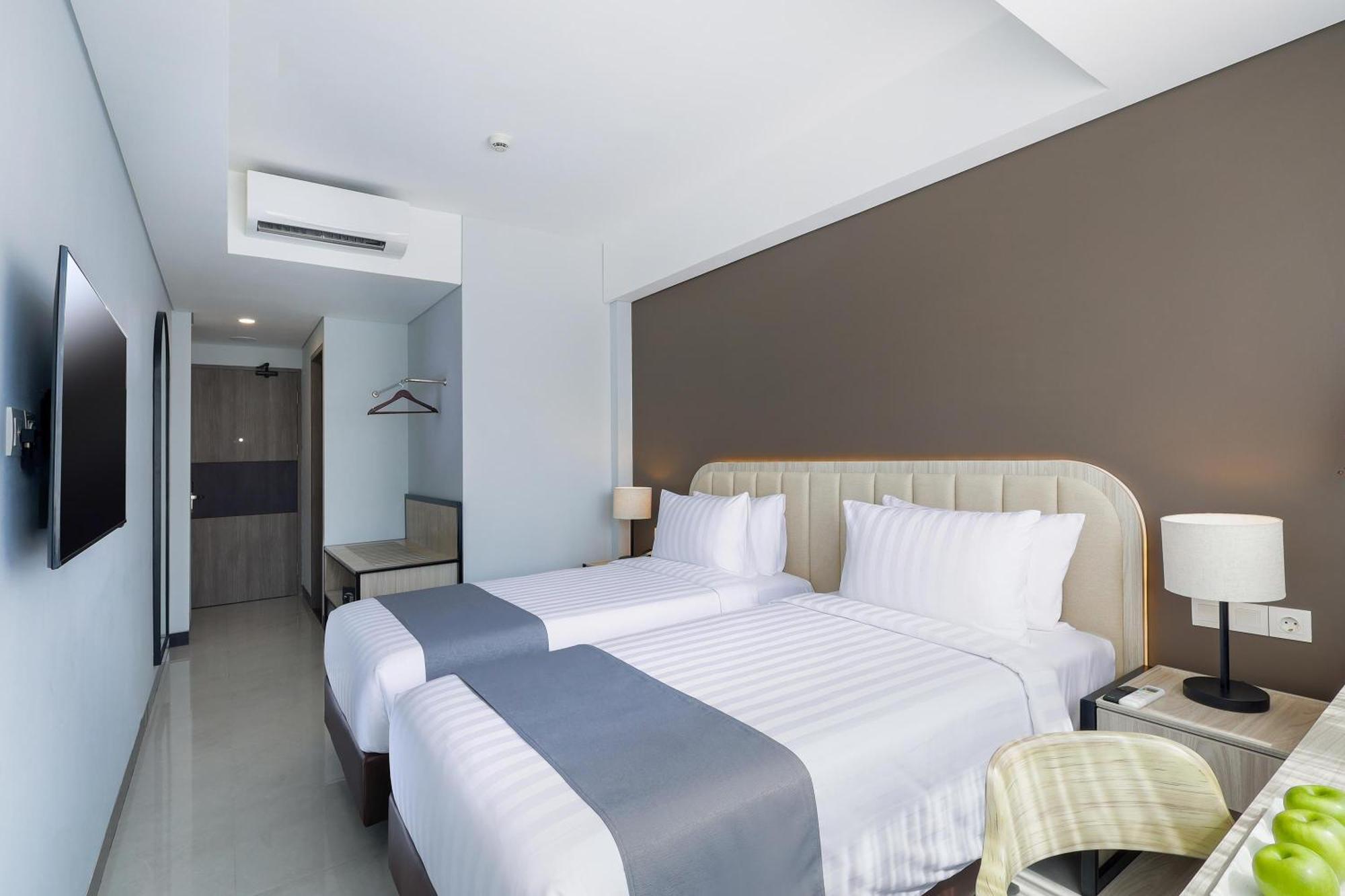 Royal Regantris Kuta Hotel Kuta  Exterior photo