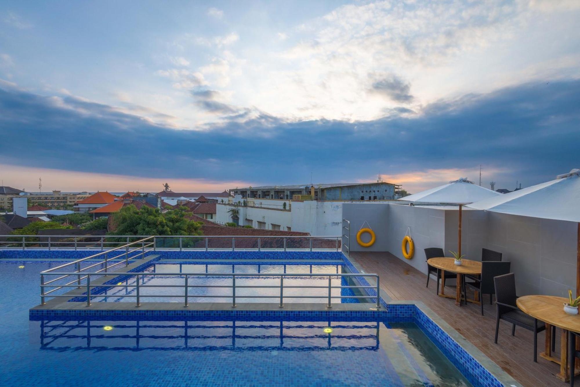 Royal Regantris Kuta Hotel Kuta  Exterior photo