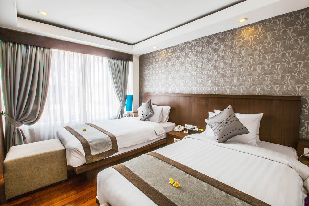 Royal Regantris Kuta Hotel Kuta  Exterior photo